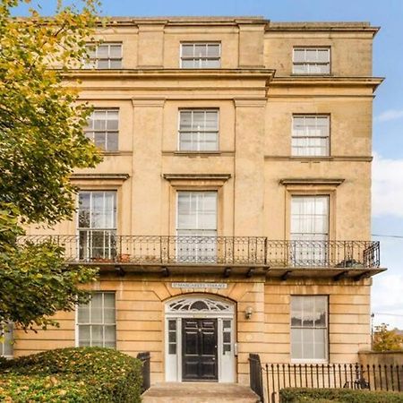 St Marg'S Hideaway; Grade II Listed Luxury Apartment In The Heart Of Cheltenham - Gateway To The Cotswolds! Sleeps 4 - Outdoor Seating And Free Private Parking! Dış mekan fotoğraf